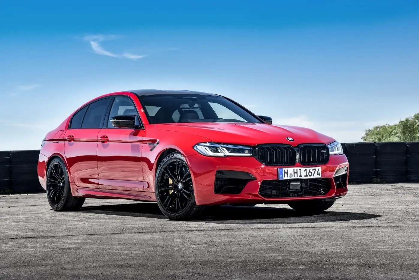 Історія моделі BMW M5