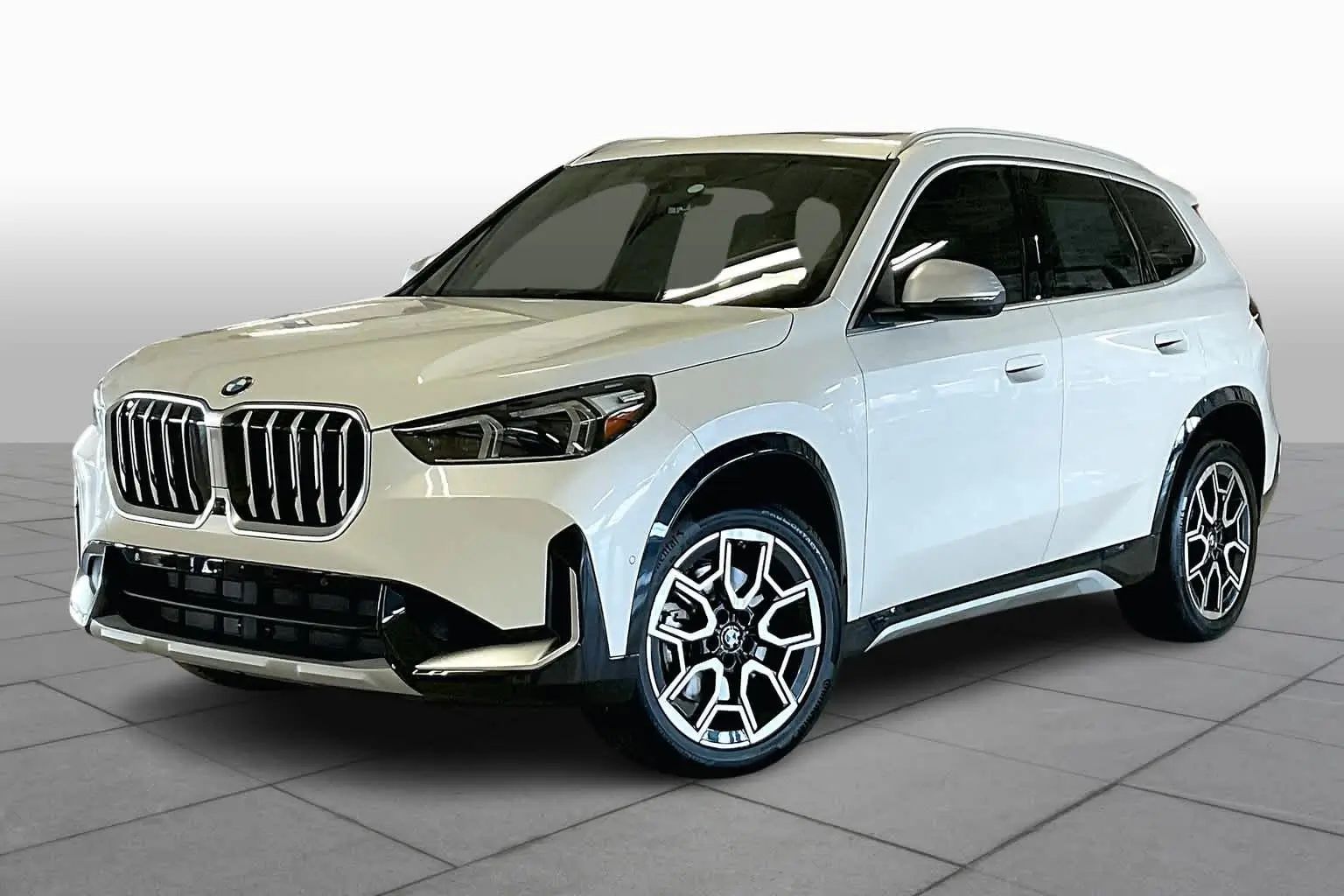 Історія моделі BMW X1