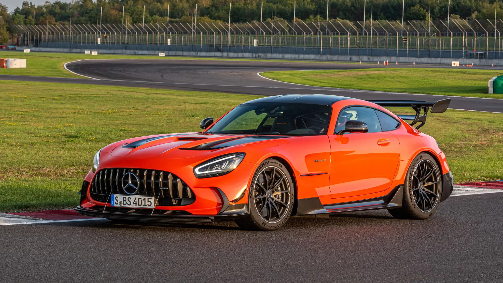 Переваги та недоліки Mercedes Benz AMG GT