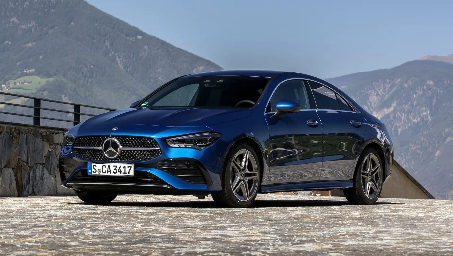 Унікальні особливості Mercedes Benz CLA