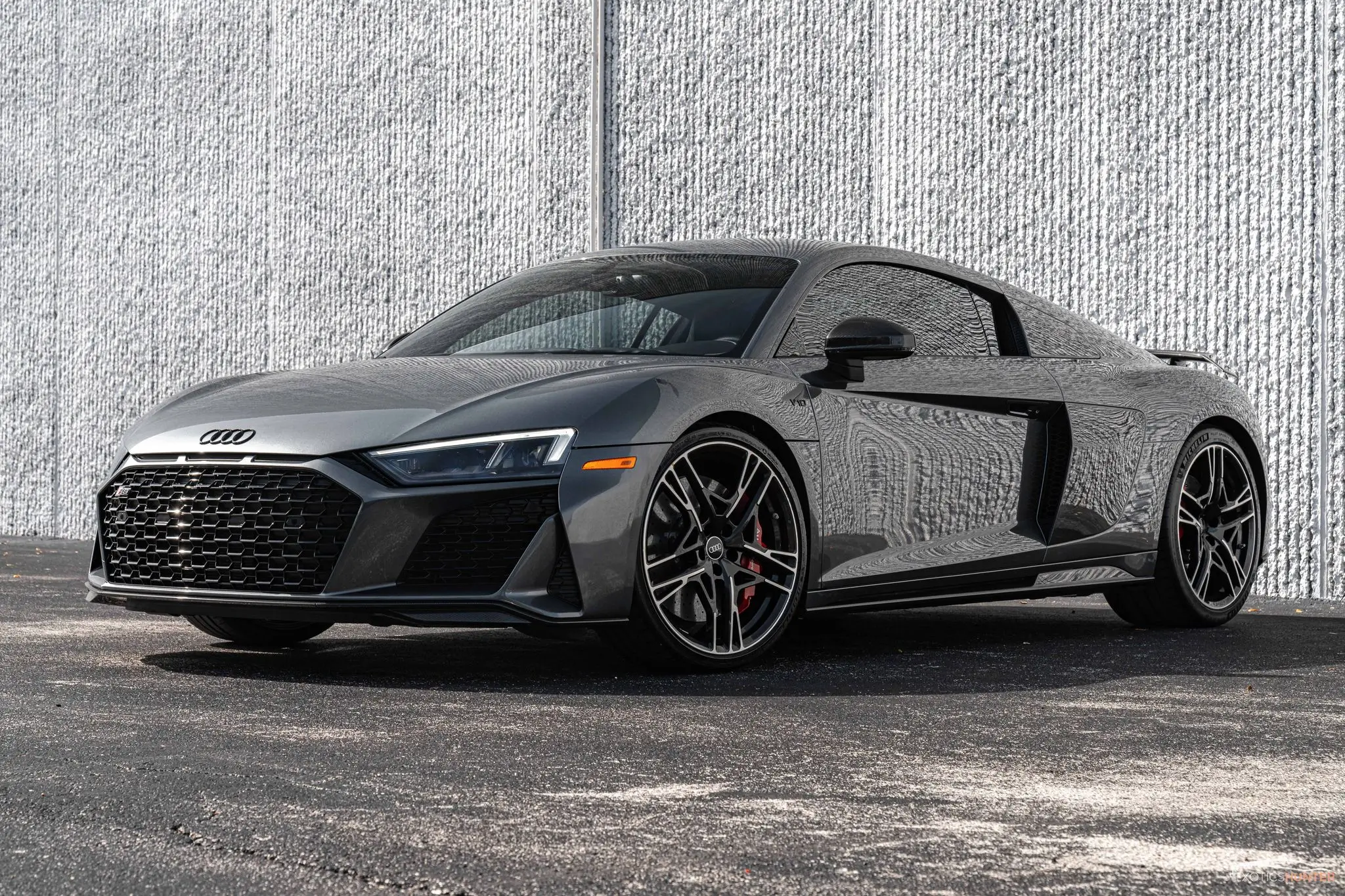 Характеристики Audi R8: суперкар із духом автотреку